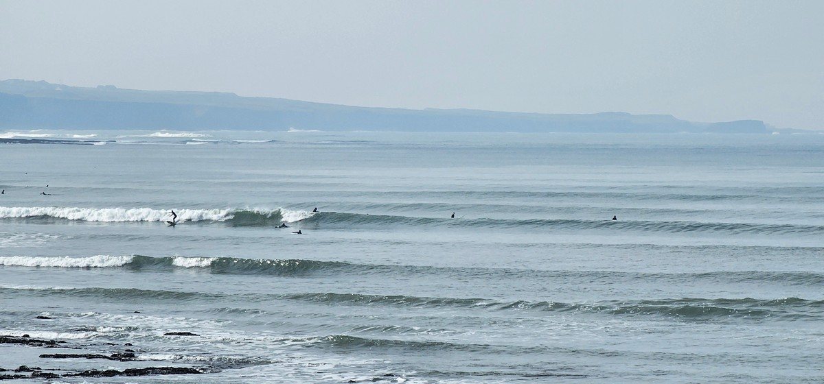nice clean solid swell on the reefs and beach